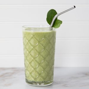 green smoothie in a glass