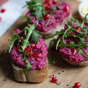 toast with roasted beet hummus