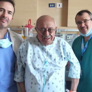 From left, Dr. José Cohen, David Avital and Dr. Josh E. Schroeder at Hadassah Medical Center after Avital’s local-anesthesia spinal surgery.